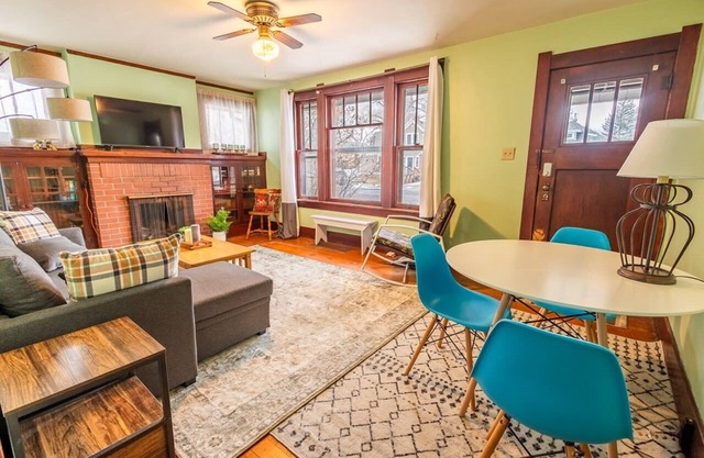 Warm and Welcoming 2 Bedroom 2 Blocks from UWYO