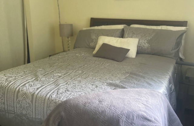 Warm and welcoming apartment in Cameron Park