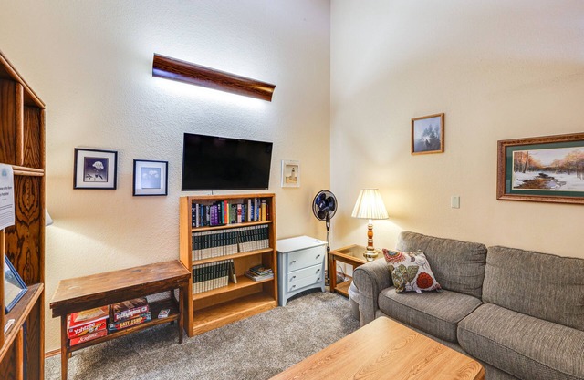 Warm McCall Condo: Half-Mile to Payette Lake!
