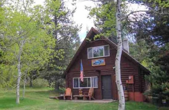 Warm River Goose Roost Cabin in private gated community