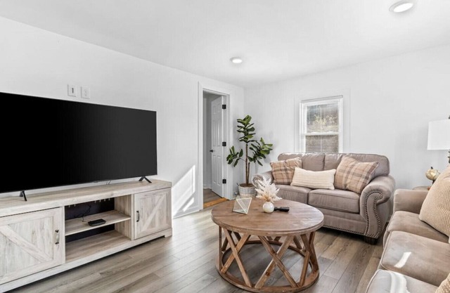 Warm & Welcoming 5BR Home