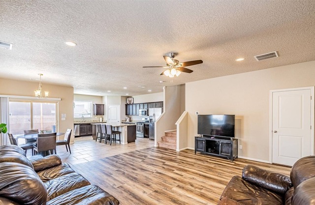 Warm Wind Retreat- 3 bedrooms, 2.5 bathrooms -
