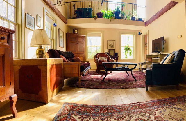 Warren...Beautiful Blueberry Mt. Farmhouse, Close to Sugarbush & the Mad River