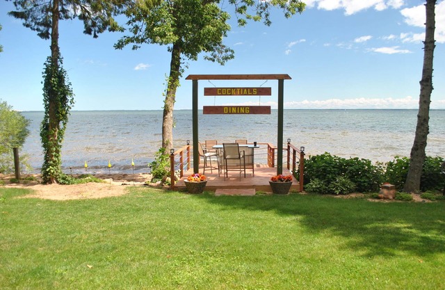 Washburn Beach House für 6 Personen, Privatstrand, 11. 6 Meilen von Bayfield!
