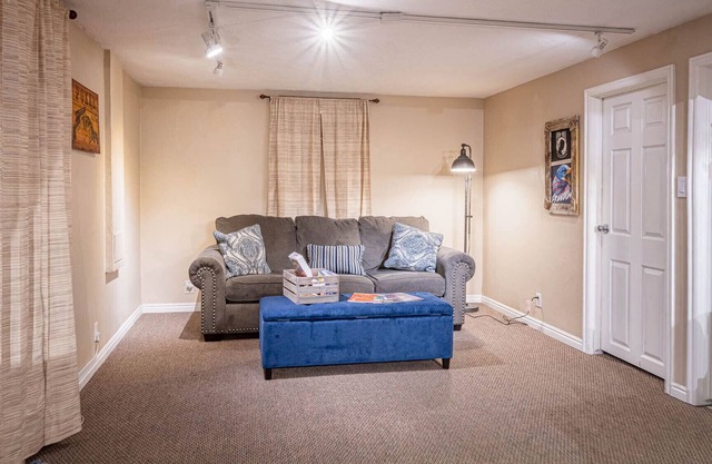 Washington Terrace Hideout - Sleeps up to 4