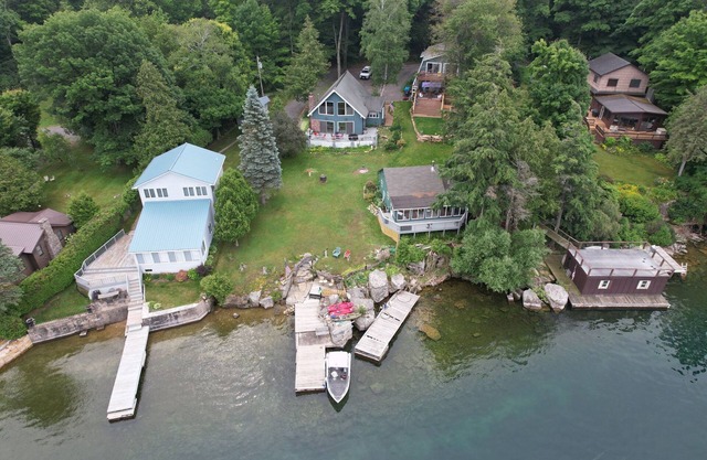 Watch Ships & Sip Wine-Riverfront Deck Retreat