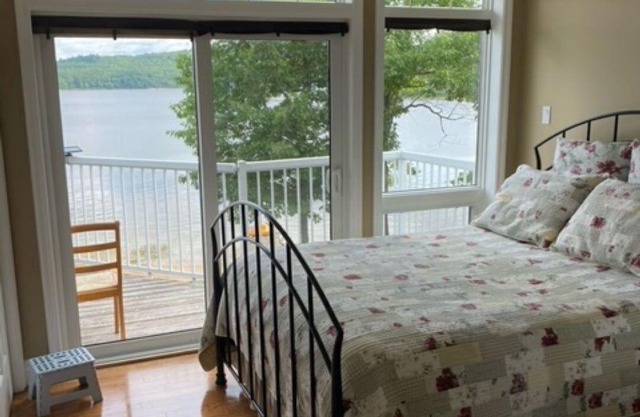 Water and Beach Front Property 4 season on Ottawa River with Private Boat Launch