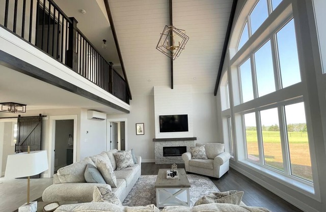 Water Front Cottage In New London Available For The 2023 Season