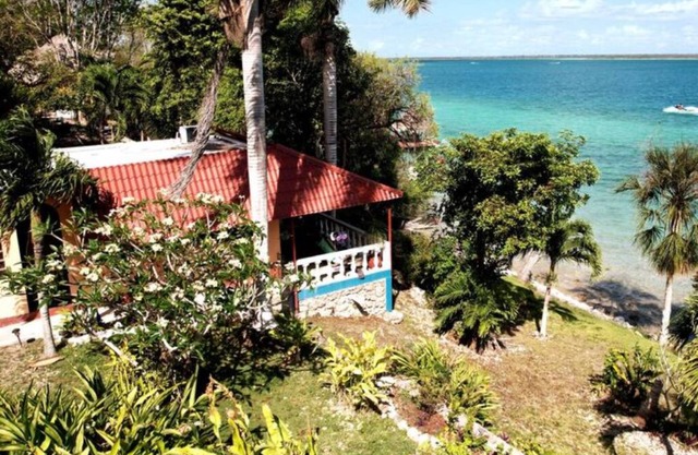 WATER FRONT- DOG friendly Casita with covered private patio