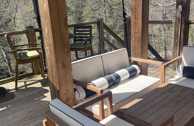 Water front home on Walnut Creek off Lake Mitchell with fishing & free WI-FI!