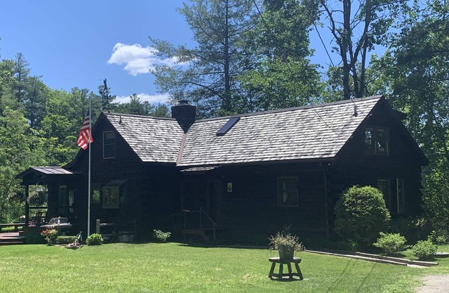 Water front log cabin next to Tanglewood