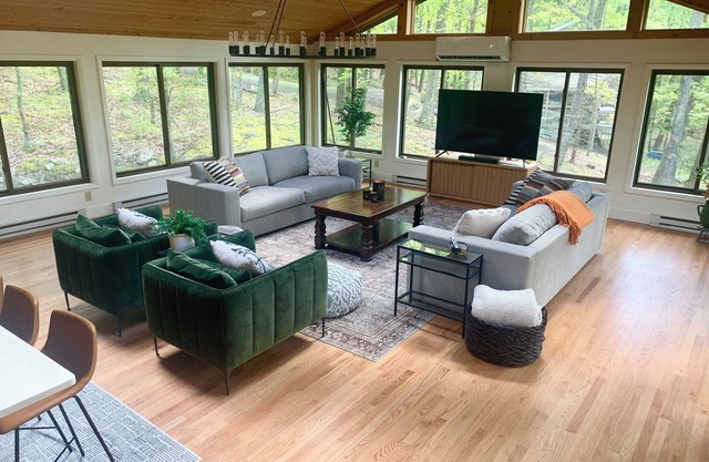 Water-Front Mountain Retreat