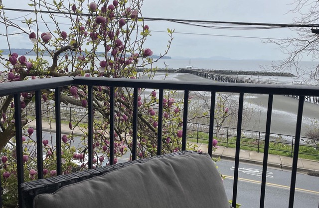 Water front suite in whiterock