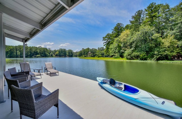 Water Oaks Lake House-Firepit,gorgeous lake views & easy Lake Access