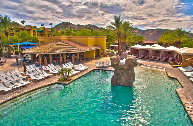 Water Oasis + Golf Course + Spa! 1 Bedroom Suite.