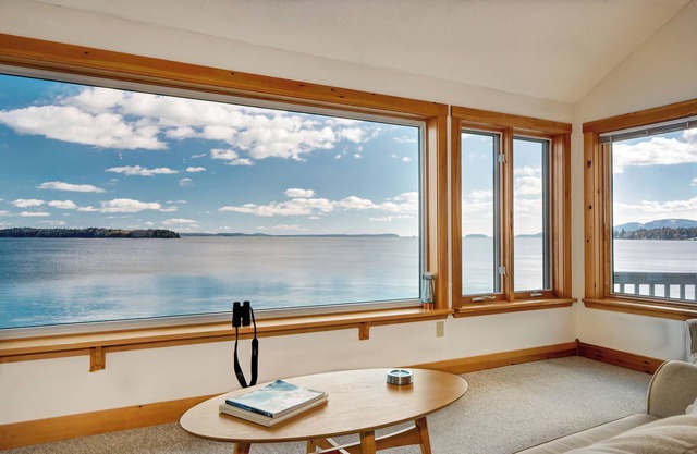 Water's Edge - Haus am Meer mit Blick auf Wasser und Acadia Mountiain