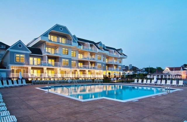 Water's Edge Resort und Spa mit Innen- und Außenpool und Strand. Wohnung für 6 Personen