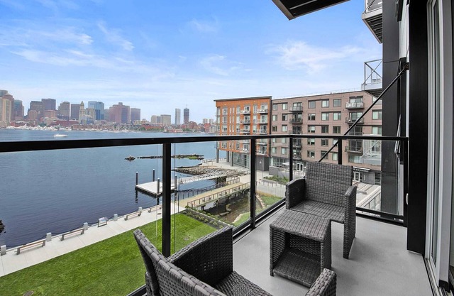 water view 2 bed 2 Bath Apartment