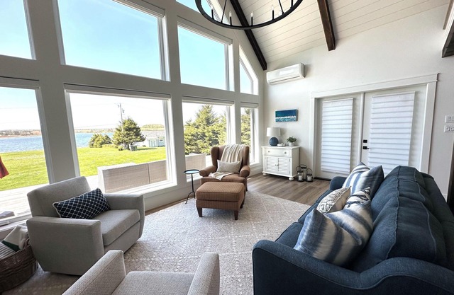 Water View Cottage With Access To River & Minutes To Sandy North Shore Beaches