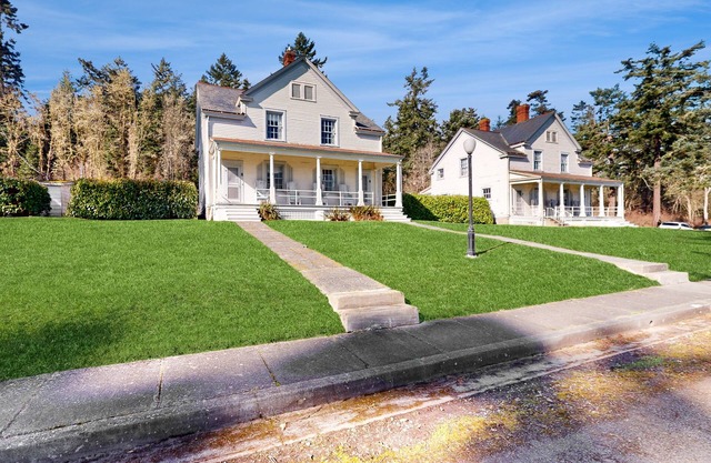 Water view home with porch & fireplace, walk to Fort Casey SP & ferry