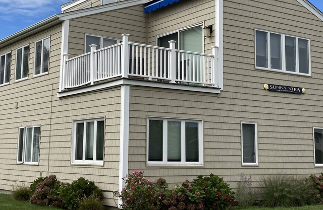 Pet Friendly, Waterfront, 5b/2.5 bath in Groton Long Point, CT