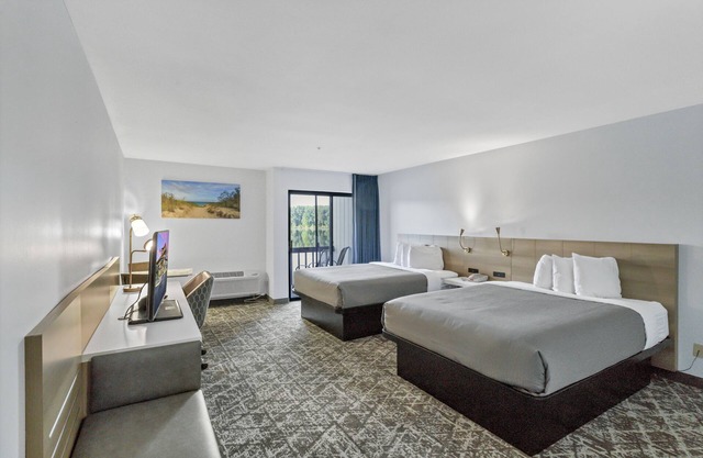 Waterbird Lakeside Inn