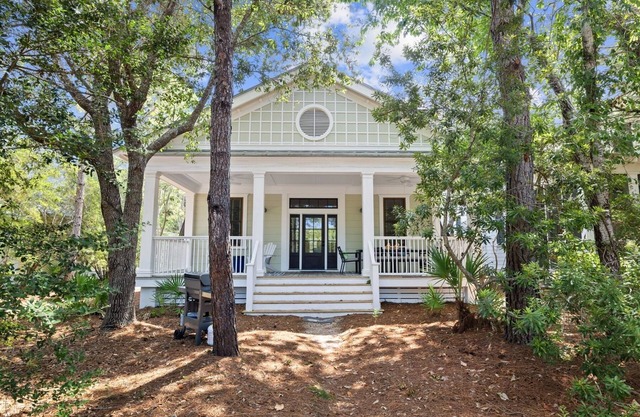 WaterColor! Steps to Seaside, WC Tennis! LSV & 2 Bikes Included! Secluded but