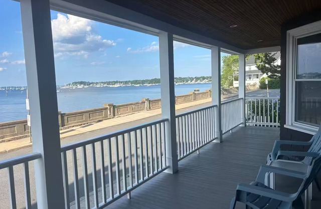 Waterfront 2 Bedroom Unit