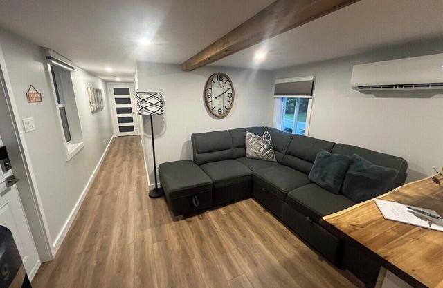 Waterfront 2BR Cottage! #4