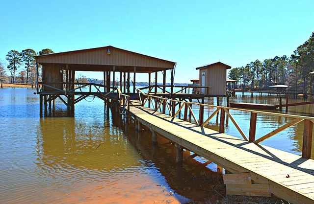 Waterfront 3 bedroom home right outside North Toledo Bend State Park.
