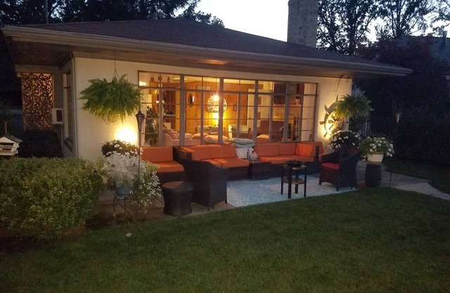 Waterfront 3-bedroom Lake House on Tecumseh Island at Indian Lake!