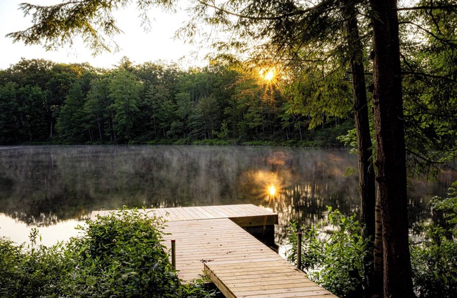 Waterfront ADK Cabin Escape