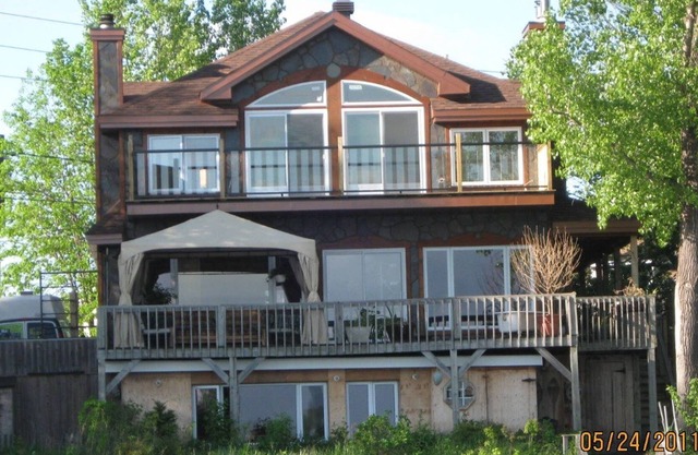 Waterfront Apartment 15 Minuten vom Flughafen Montreal entfernt