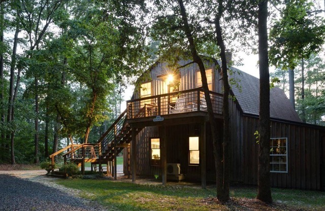 Waterfront Barn Loft with Modern Cabin Vibe