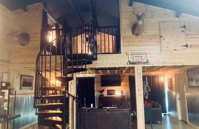 Waterfront Barndominium with Pool Table & Dock