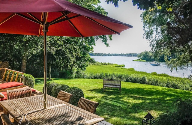 Waterfront Beach Cottage mit Dock