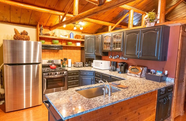 Lakefront Bear Cabin am Lake Colby in Saranac Lake, Mieten Sie 1 oder alle 4 Hütten