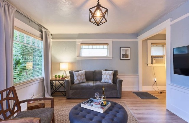 Boutique Bungalow One by Waterfront, zu Fuß zur Fähre von Vallejo nach SF und Winetrain