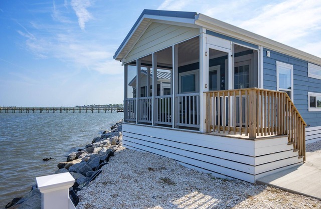 Waterfront Bungalow on Chincoteague Bay (VA)! - Waterfront Bungalow with Two Bedrooms