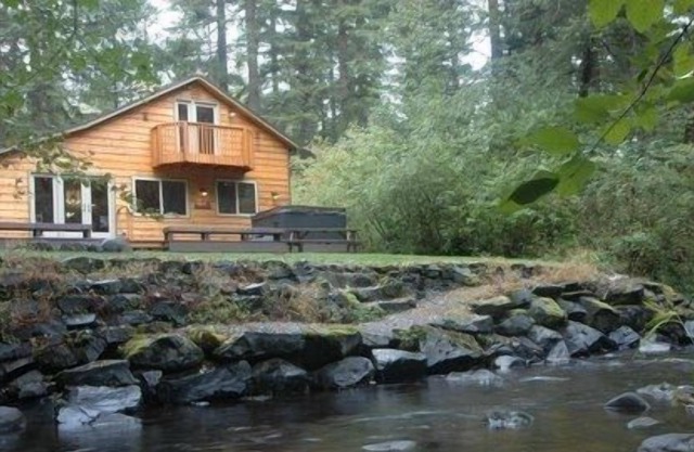 Waterfront Kabine mit Whirlpool, Kamin, WiFi, Billardtisch und Grill. Familienfreundlich.