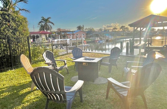 WATERFRONT COCOA BEACH HOME, POOL, KAYAKS, & MANATEES