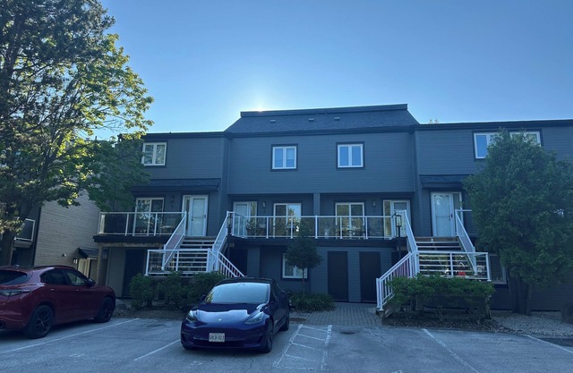 Waterfront Collingwood Bungalow Design Condo Stacked Townhouse + Trails/Blue Mtn