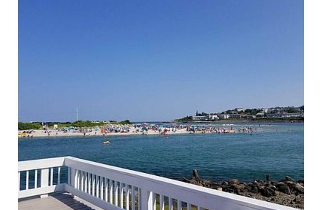 Waterfront Condo 1BR/1BA overlooking Ogunquit Beach very close to beach and town