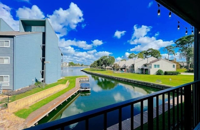 Waterfront Condo 🏖️ Gorgeous View🚤