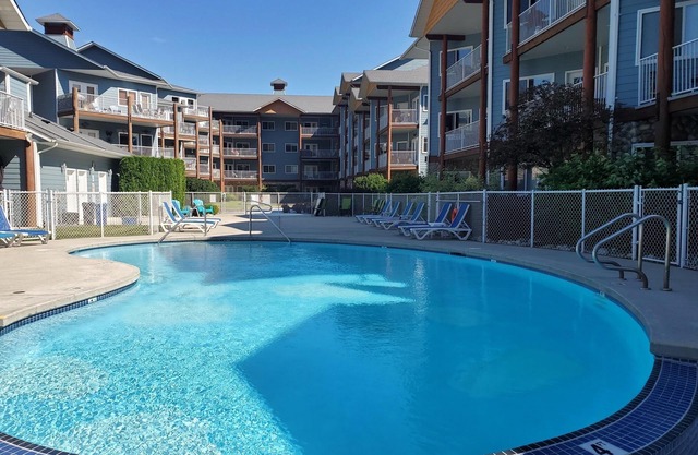 Waterfront Condo unit D201 with BOAT SLIP, Pool, Hot Tub, underground Parking