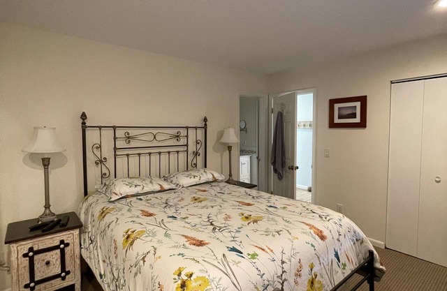 Waterfront Condominium on Fort Pond Bay with beautiful Sunsets