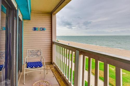 Waterfront Corpus Christi Escape with Pool Access!