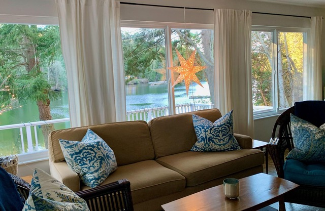 Lovely Waterfront Cottage, buchen Sie jetzt Ihren Kurzurlaub!