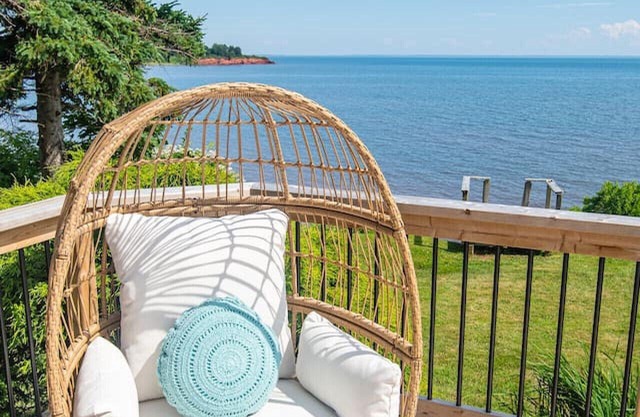 Waterfront Cottage beach access