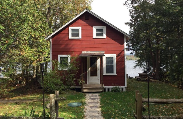 Cottage am Wasser am ruhigen Salemsee.